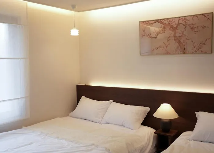 Villa Breeze In Namsan-서울역 공항철도 Ktx 2층단독사용 방2 침대3 소파베드1 업무공간 최대7인 남산뷰 명동 Séoul