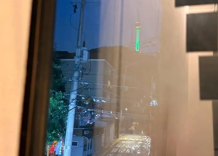 Breeze In Namsan-서울역 공항철도 Ktx 2층단독사용 방2 침대3 소파베드1 업무공간 최대7인 남산뷰 명동 * Séoul